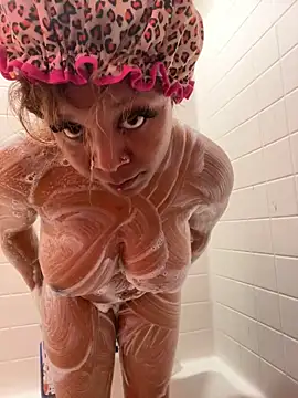 Snapshot of Kayyummy98 chatting on 11.18.25 Kayyummy98 online show from 11.18.25