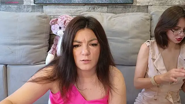 Snapshot of Vika_loves_you chatting on 09.25.25 Vika loves you online show from 09.25.25