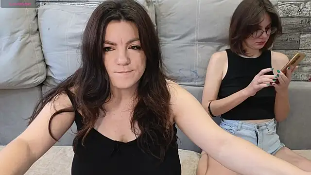 Snapshot of Vika_loves_you chatting on 10.06.25 Vika loves you online show from 10.06.25