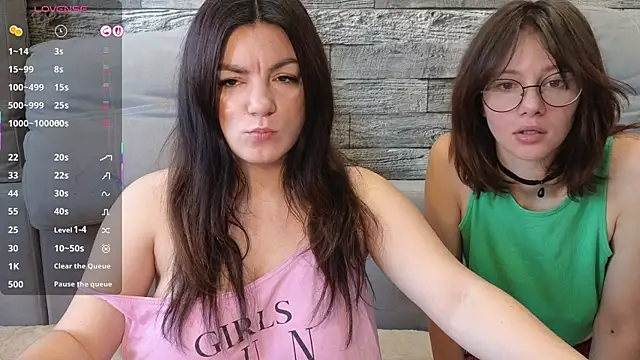 Snapshot of Vika_loves_you chatting on 10.16.25 Vika loves you online show from 10.16.25