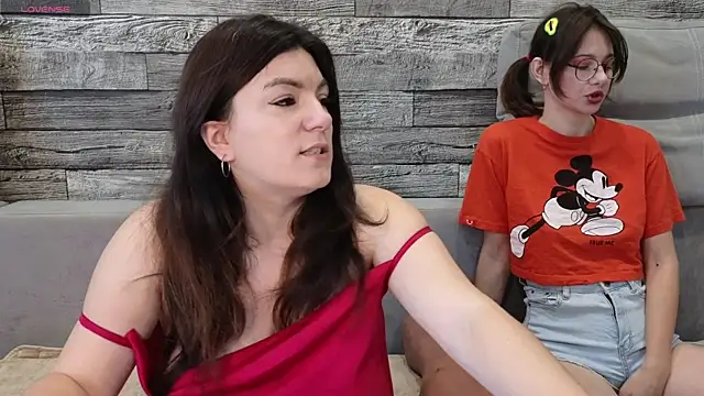 Snapshot of Vika_loves_you chatting on 10.20.25 Vika loves you online show from 10.20.25