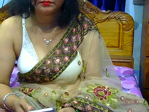 Snapshot of Daneldayna chatting on 04.20.26 Daneldayna online show from 04.20.26