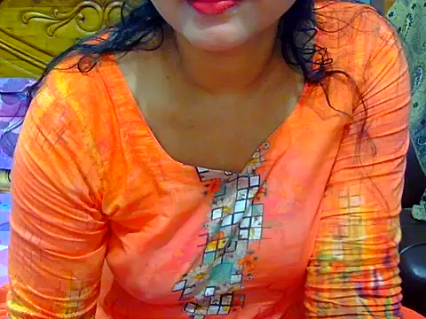 Snapshot of Daneldayna chatting on 05.17.26 Daneldayna online show from 05.17.26