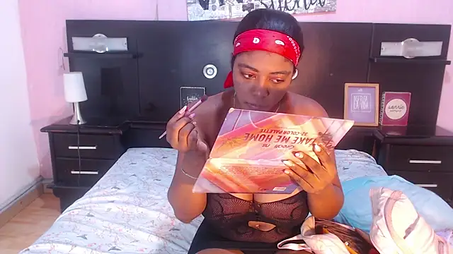 Snapshot of malorybrown chatting on 04.17.26 malorybrown online show from 04.17.26