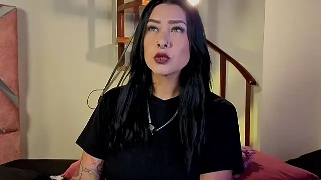 Snapshot of _kelly_hous36 chatting on 06.19.26 kelly hous36 online show from 06.19.26