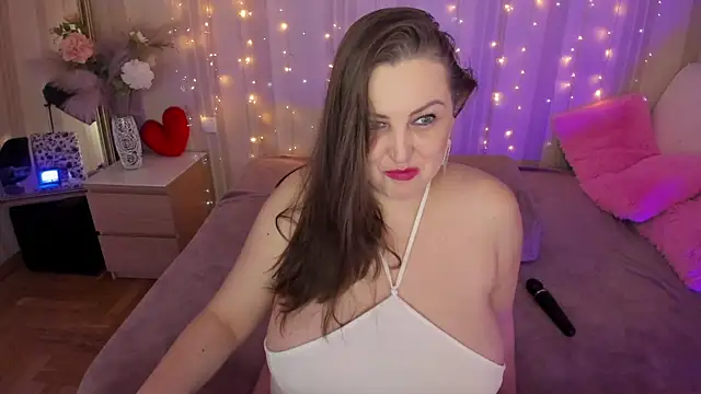 AdellaDulce online show from 03.07.25