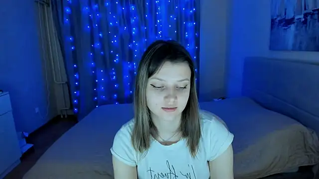 Snapshot of SoniNesti chatting on 12.05.24 SoniNesti online show from 12.05.24