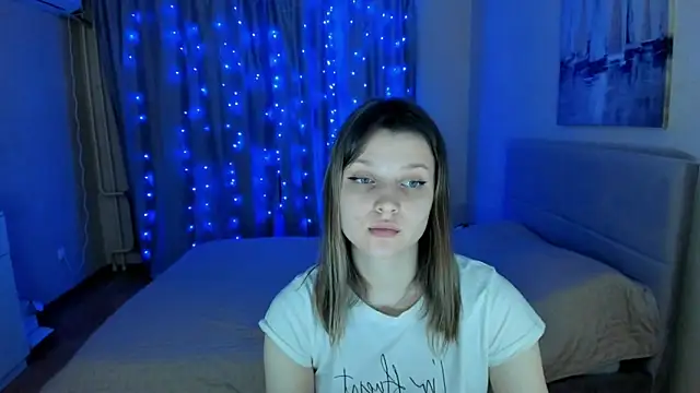 Snapshot of SoniNesti chatting on 12.05.24 SoniNesti online show from 12.05.24