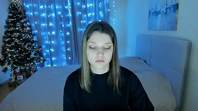 Snapshot of SoniNesti chatting on 12.27.24 SoniNesti online show from 12.27.24