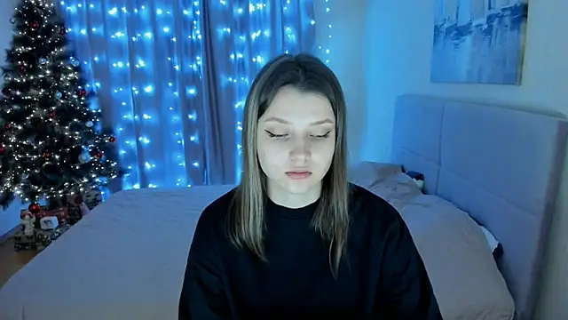 Snapshot of SoniNesti chatting on 12.27.24 SoniNesti online show from 12.27.24