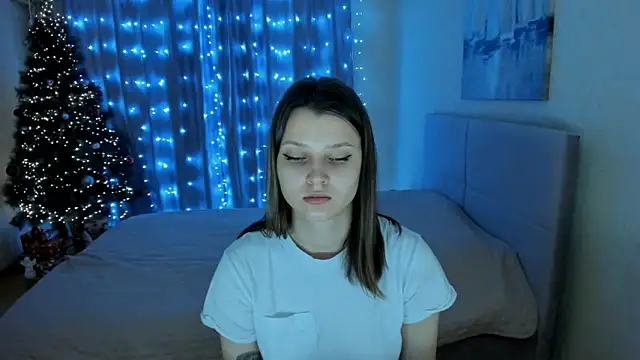 Snapshot of SoniNesti chatting on 01.03.25 SoniNesti online show from 01.03.25