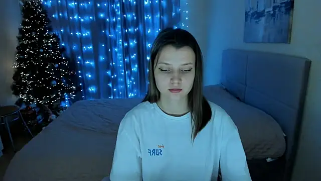 Snapshot of SoniNesti chatting on 01.08.25 SoniNesti online show from 01.08.25