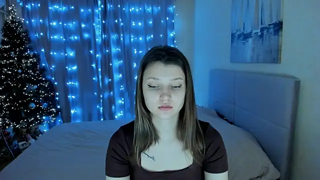 Snapshot of SoniNesti chatting on 01.11.25 SoniNesti online show from 01.11.25