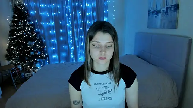 Snapshot of SoniNesti chatting on 01.17.25 SoniNesti online show from 01.17.25