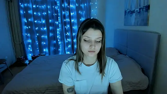 Snapshot of SoniNesti chatting on 01.22.25 SoniNesti online show from 01.22.25