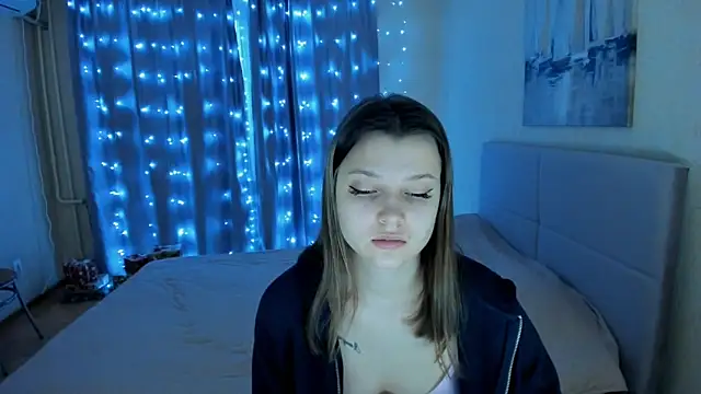 Snapshot of SoniNesti chatting on 01.23.25 SoniNesti online show from 01.23.25