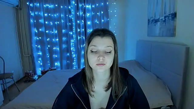 Snapshot of SoniNesti chatting on 01.23.25 SoniNesti online show from 01.23.25