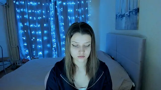 Snapshot of SoniNesti chatting on 02.01.25 SoniNesti online show from 02.01.25