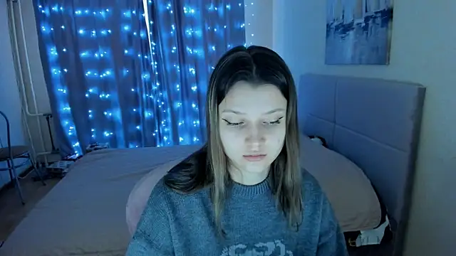 Snapshot of SoniNesti chatting on 02.04.25 SoniNesti online show from 02.04.25