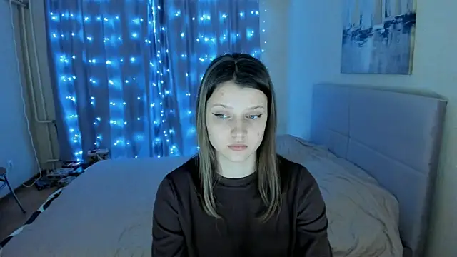 Snapshot of SoniNesti chatting on 02.07.25 SoniNesti online show from 02.07.25