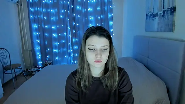 Snapshot of SoniNesti chatting on 02.08.25 SoniNesti online show from 02.08.25