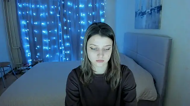 Snapshot of SoniNesti chatting on 02.08.25 SoniNesti online show from 02.08.25