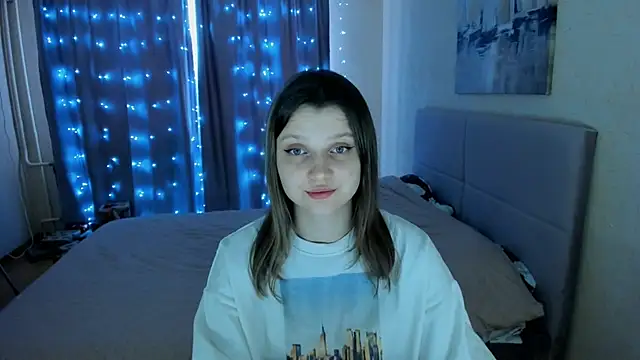 Snapshot of SoniNesti chatting on 02.15.25 SoniNesti online show from 02.15.25