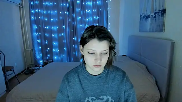 Snapshot of SoniNesti chatting on 02.18.25 SoniNesti online show from 02.18.25