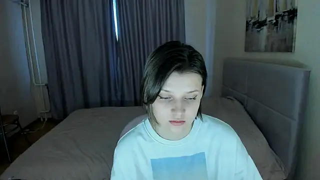 Snapshot of SoniNesti chatting on 02.20.25 SoniNesti online show from 02.20.25