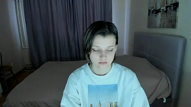 Snapshot of SoniNesti chatting on 02.22.25 SoniNesti online show from 02.22.25