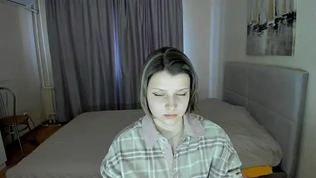 Snapshot of SoniNesti chatting on 02.26.25 SoniNesti online show from 02.26.25