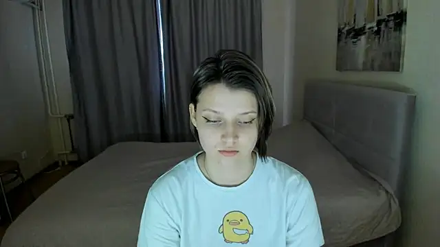 Snapshot of SoniNesti chatting on 02.28.25 SoniNesti online show from 02.28.25