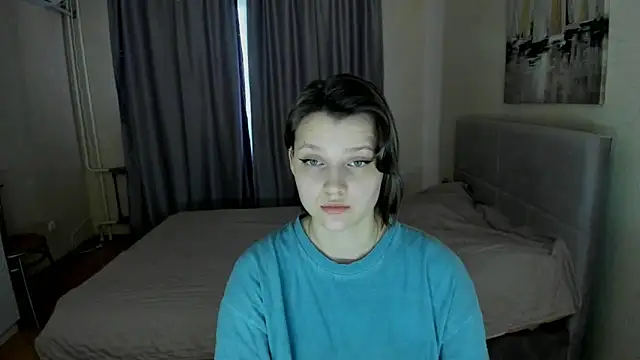 Snapshot of SoniNesti chatting on 03.05.25 SoniNesti online show from 03.05.25