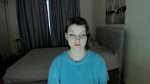 Snapshot of SoniNesti chatting on 03.05.25 SoniNesti online show from 03.05.25