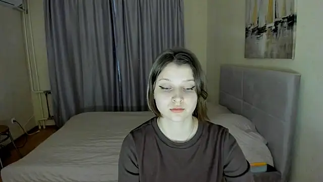 Snapshot of SoniNesti chatting on 03.06.25 SoniNesti online show from 03.06.25