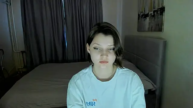 Snapshot of SoniNesti chatting on 03.07.25 SoniNesti online show from 03.07.25