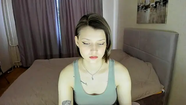 Snapshot of SoniNesti chatting on 03.22.25 SoniNesti online show from 03.22.25