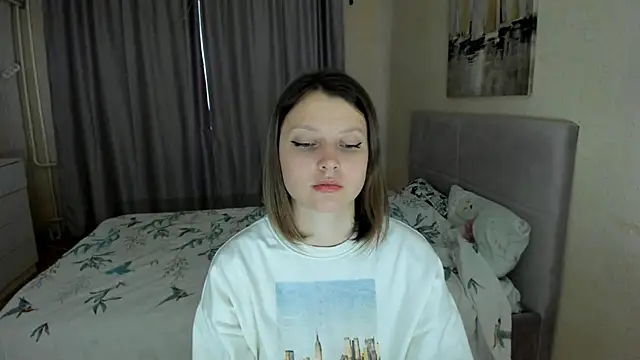 Snapshot of SoniNesti chatting on 09.27.25 SoniNesti online show from 09.27.25