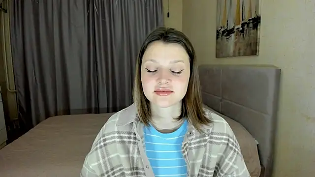 Snapshot of SoniNesti chatting on 10.16.25 SoniNesti online show from 10.16.25