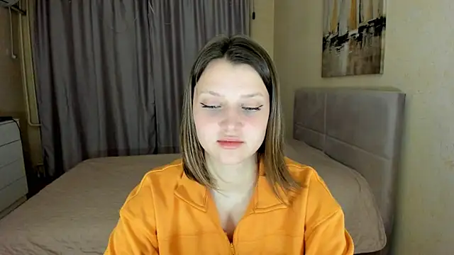 Snapshot of SoniNesti chatting on 10.18.25 SoniNesti online show from 10.18.25