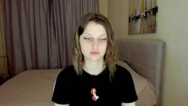 Snapshot of SoniNesti chatting on 11.08.25 SoniNesti online show from 11.08.25