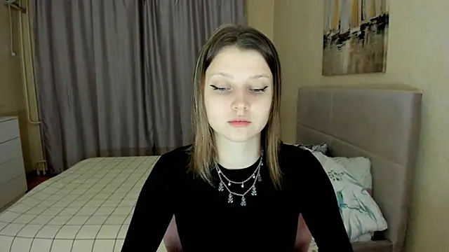 Snapshot of SoniNesti chatting on 11.10.25 SoniNesti online show from 11.10.25