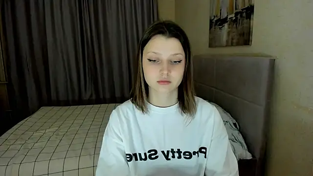 Snapshot of SoniNesti chatting on 11.11.25 SoniNesti online show from 11.11.25