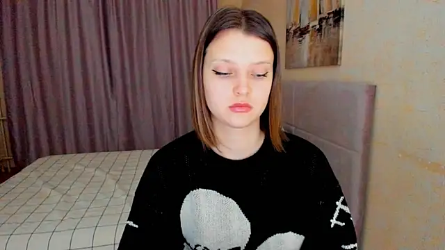 Snapshot of SoniNesti chatting on 11.17.25 SoniNesti online show from 11.17.25