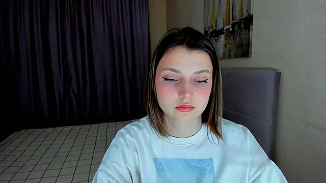 Snapshot of SoniNesti chatting on 11.20.25 SoniNesti online show from 11.20.25