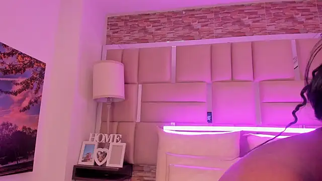 ShaniaBrownn online show from 02.19.26