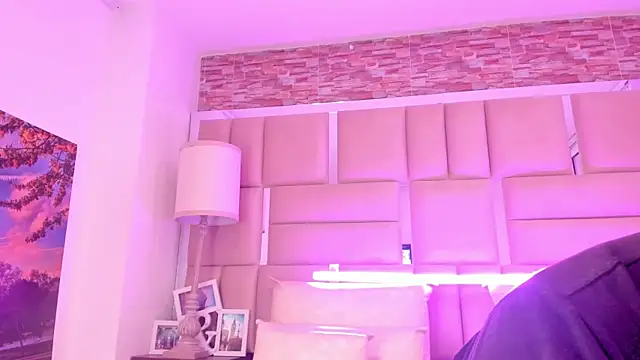 ShaniaBrownn online show from 03.18.26