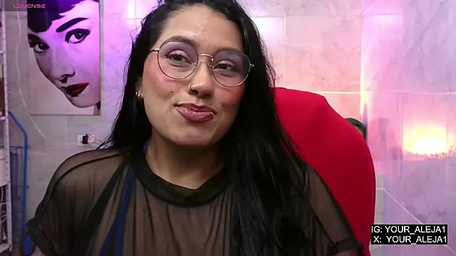 LauraRuiz1 online show from 05.13.26