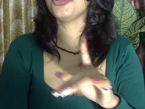 Snapshot of SEXY-MAHI- chatting on 12.12.24 SEXY-MAHI- online show from 12.12.24