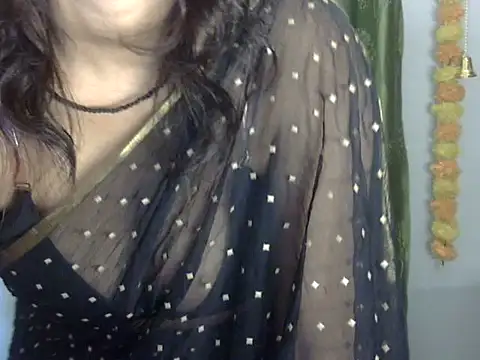 Snapshot of SEXY-MAHI- chatting on 12.20.24 SEXY-MAHI- online show from 12.20.24